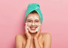 Очищение кожи следует проводить два раза в день