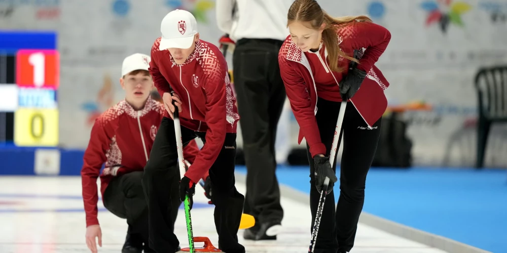 Latvijas kērlinga izlase pirmo zaudējumu piedzīvo Eiropas Jaunatnes ziemas olimpiādes pusfinālā