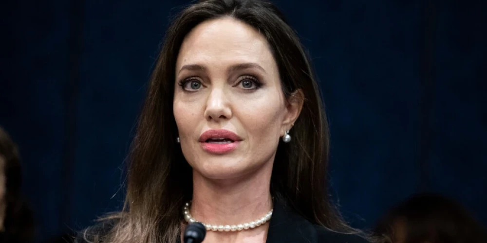   Финансовые трудности? Почему Анджелина Джоли закрыла свой фонд поддержки женщин