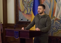 Zelenskis: Ukrainai tagad vajag 300 līdz 500 tankus