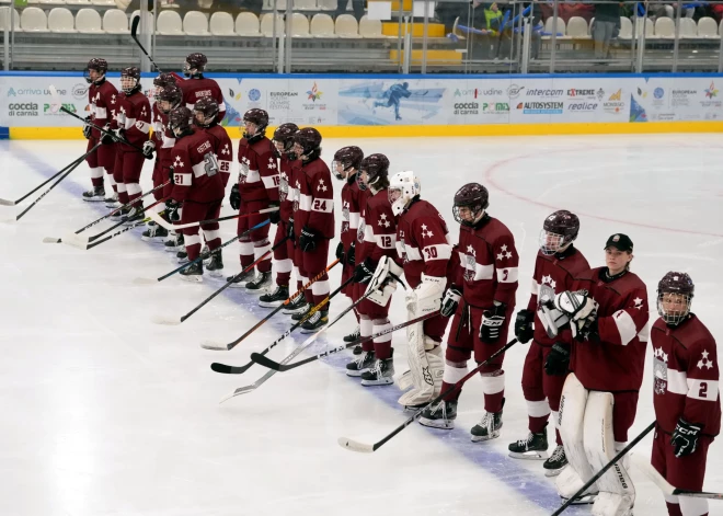 Eiropas Jaunatnes Ziemas Olimpiādes hokeja turnīra spēle starp Latvijas un Šveices jauniešiem Friuli-Venēcija Džūlija reģionā Itālijā.