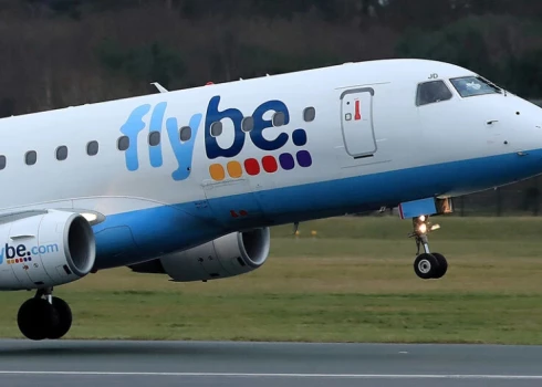 Lielbritānijas zemo cenu aviokompānija "flybe" aptur darbību un atceļ visus reisus