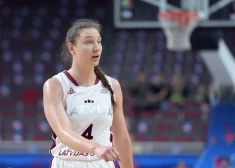 Latvijas sieviešu basketbola izlases spēlētāja Paula Strautmane. 