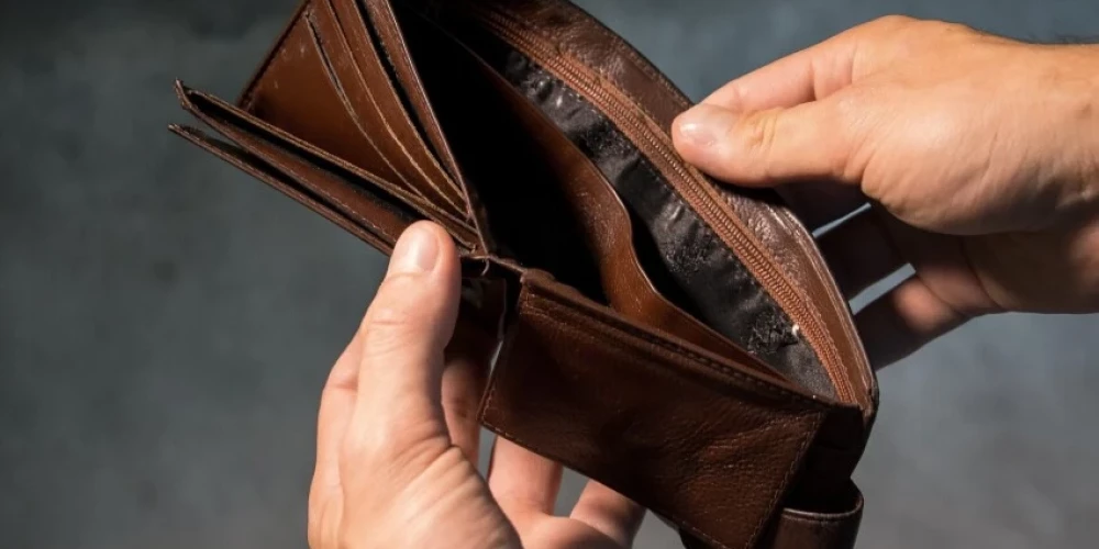 Люди традиционно берут "быстрые кредиты", когда возникает срочная необходимость в средствах.