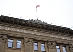 Daugavpils Universitātes ES fondu lietā aizdomas par regulāras iepirkumu uzvarētāja saikni ar rektora vietnieku un viņa draugiem