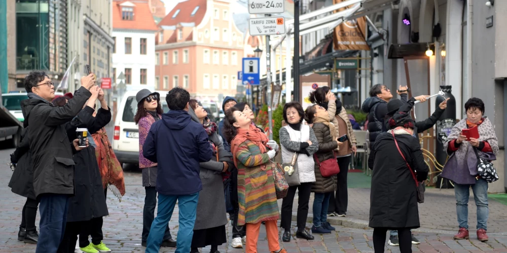 Эксперты: количество туристов в Латвии постепенно возвращается к допандемийному уровню