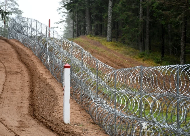 Pagarina ārkārtējo situāciju uz Latvijas-Baltkrievijas robežas 