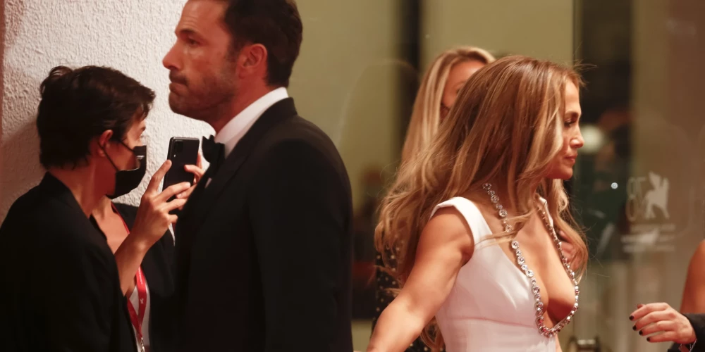 Dženifera Lopesa un Bens Afleks pamanīti, strīdamies ballītē; video izplatās internetā