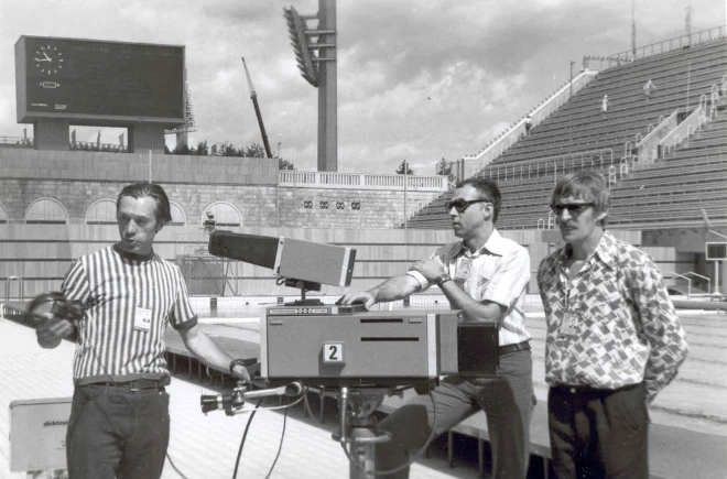 Augustīns Delle ar televīzijas kolēģiem 1980. gada olimpiskajās spēlēs Maskavā (foto no personīgā arhīva)