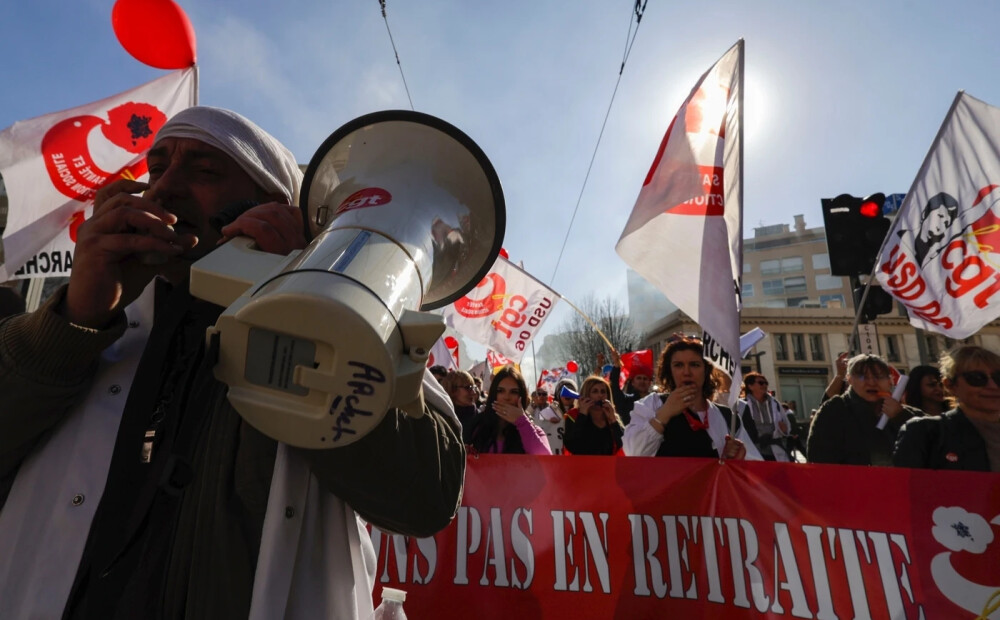 Arodbiedrība: Francijā protestos pret pensiju reformu piedalījušies 2,8 miljoni cilvēku
