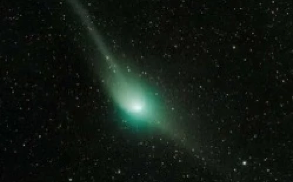 Let’s look at the sky!  There is the green comet that Neanderthals and mammoths observed last time