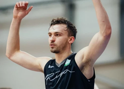 "VEF Rīga" basketbolisti pirms Latvijas kausa pusfināla atbildes spēles iegūst 25 punktu pārsvaru pār "Ventspili"