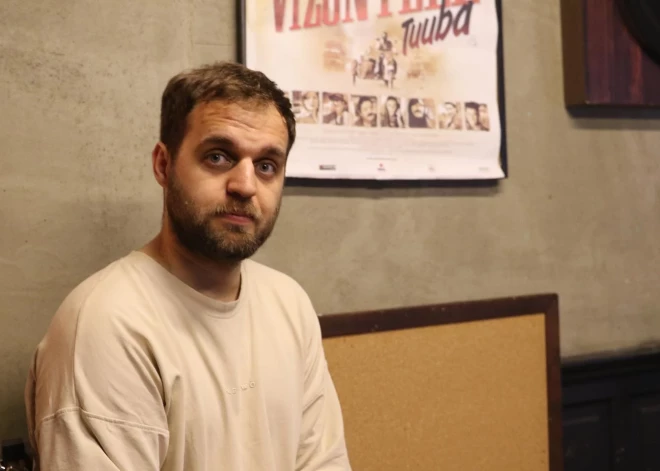 "Мы ждали, когда они умрут. Не дождались и уехали": комик Денис Чужой о европейском Новосибирске и депрессии у сотрудников ФСБ