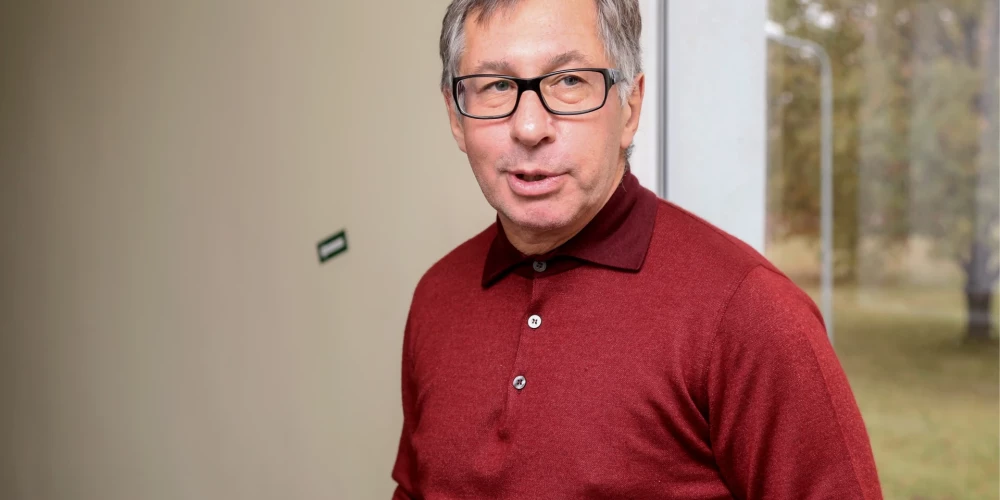 Петр Авен
