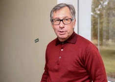 Петр Авен