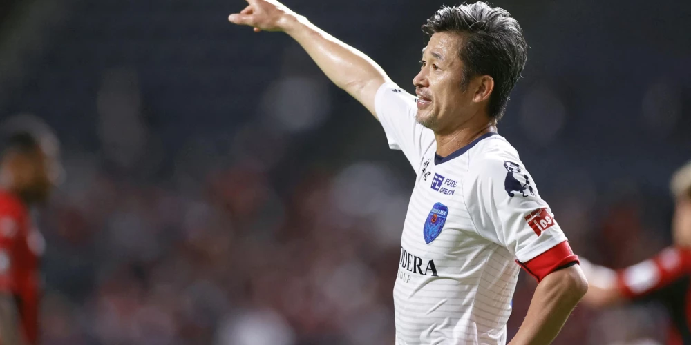 Japāņu futbolists 55 gadu vecumā paraksta līgumu ar Portugāles klubu