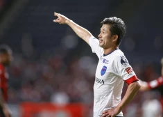 Japāņu futbolists 55 gadu vecumā paraksta līgumu ar Portugāles klubu