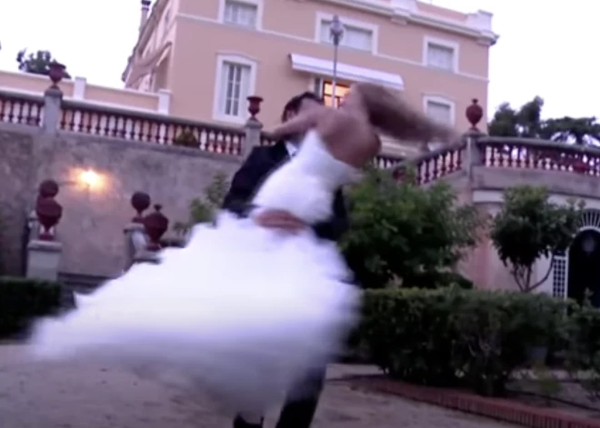 Kārtējā liekulības paraugstunda. Krievijas politiķi no valsts aizbraukušos sauc par nodevējiem, kamēr pašiem pieder dārgi īpašumi Eiropā