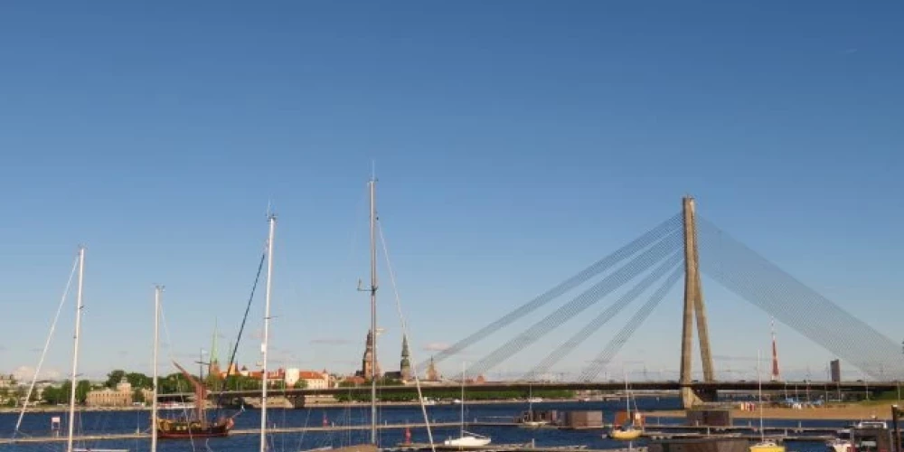 Ки́псала (латыш. Ķīpsala, до 1919 рус. Кипенгольм, нем. Kiepenholm), ранее остров Жагару — исторический район Риги на одноимённом острове, площадью 1,975 км². Длина до 2,7 км, ширина до 0,5 км, высота: 3—5 м над уровнем реки. Расположен ближе к левому берегу Даугавы, от него отделен протокой Зундс. Остров связан с обоими берегами Даугавы Вантовым мостом.