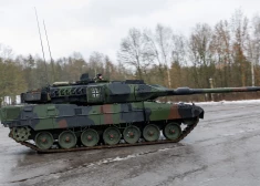 2023. gada 3. februāris, Bavārija, Pfreimda: Jaunais Vācijas bruņoto spēku tanks "Leopard 2" A7V.