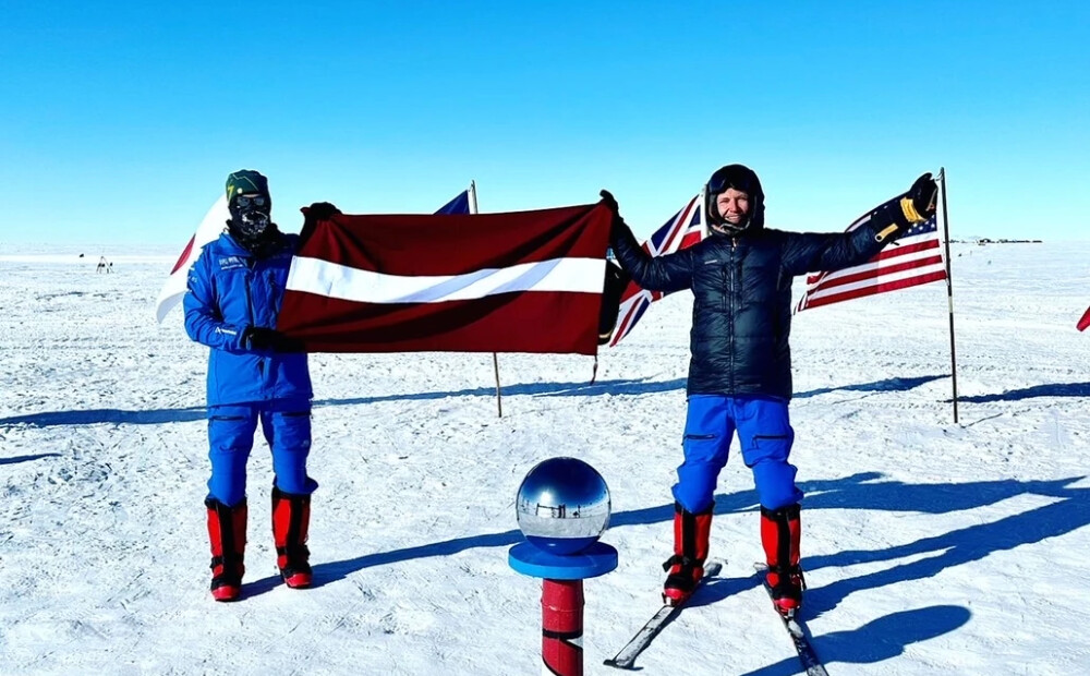 No ofisa krēsla uz Dienvidpolu - kā Arnis Ozols slēpoja Antarktīdā mīnus 30 grādos