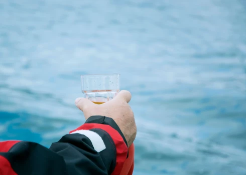 Британские моряки отравились водой на борту военного корабля