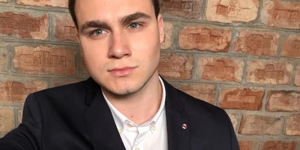 Николай Соболев (род. 18 июня 1993, Санкт-Петербург) — российский видеоблогер, писатель, бизнесмен и певец. Создатель и ведущий YouTube-канала «SOBOLEV» (до ноября 2016 года — «Жизнь Ютуб»), на котором рассказывает об актуальных общественных событиях. Один из основателей двух YouTube-коллективов — «Rakamakafo» и «Ready Steady Go».