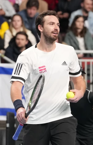 Latvijas vīriešu tenisa izlases spēlētājs Ernests Gulbis Deivisa kausa Pasaules pirmās grupas "play-off" kārtas duelī starp Latvijas un Izraēlas izlašu vīriešiem "Arēnā Rīga".