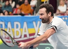 Latvijas vīriešu tenisa izlases spēlētājs Ernests Gulbis Deivisa kausa Pasaules pirmās grupas "play-off" kārtas duelī starp Latvijas un Izraēlas izlašu vīriešiem  "Arēnā Rīga".