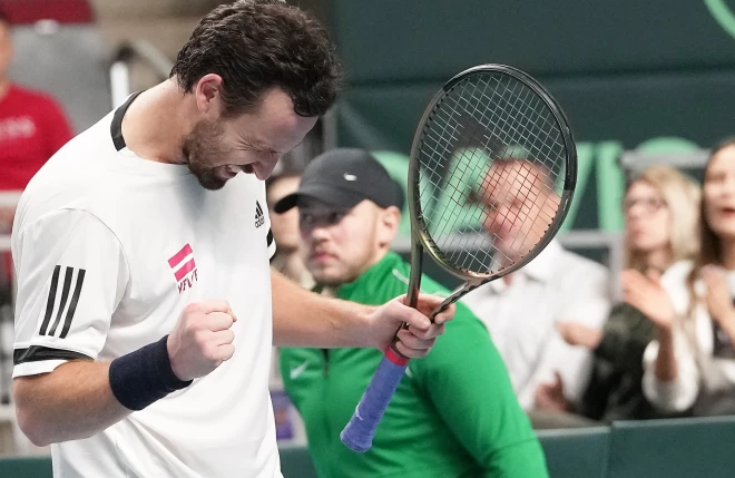 Latvijas vīriešu tenisa izlases spēlētājs Ernests Gulbis Deivisa kausa Pasaules pirmās grupas "play-off" kārtas duelī starp Latvijas un Izraēlas izlašu vīriešiem "Arēnā Rīga".