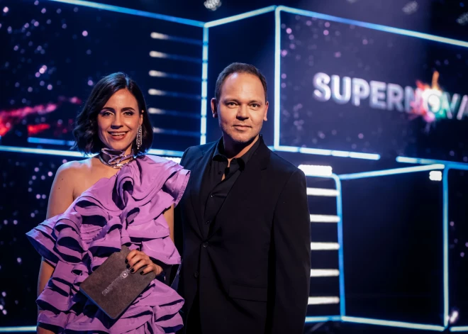 Latvijas Televīzijas dziesmu konkursa “Supernova” pusfināla tiešraidē skatītāji un žūrija lēmuši, kuri desmit dalībnieki finālā 11. februārī turpinās sacensties par iespēju pārstāvēt Latviju starptautiskajā Eirovīzijas dziesmu konkursā Liverpūlē, Lielbritānijā.