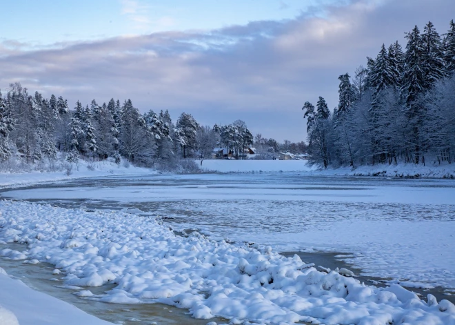 Ūdens līmenis Latvijas upēs pārsvarā pazeminās