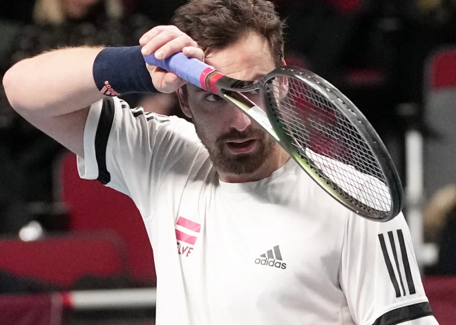 Latvijas vīriešu tenisa izlases spēlētājs Ernests Gulbis Deivisa kausa Pasaules pirmās grupas "play-off" kārtas duelī starp Latvijas un Izraēlas izlašu vīriešiem  "Arēnā Rīga".