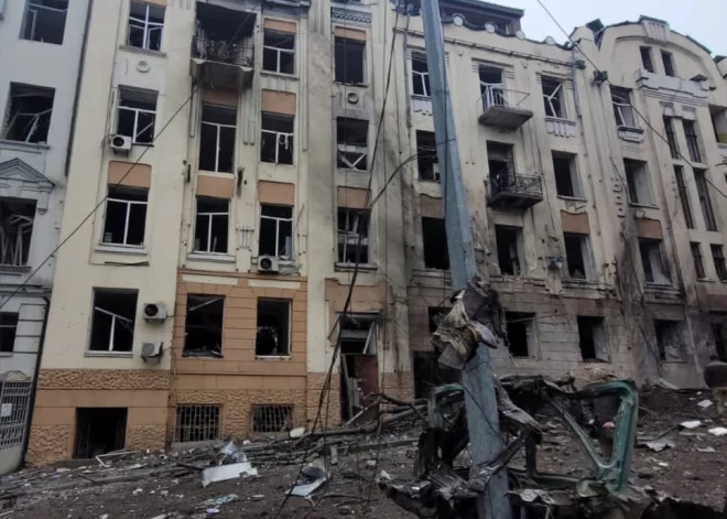 Ракетный удар по Харькову: повреждены жилой дом и вуз, есть пострадавшие