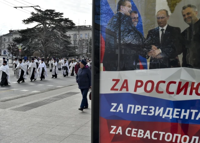 Ar Kremli saistīta organizācija lobējusi Eiropas politiķus nolūkā panākt atbalstu sankciju atcelšanai Krievijai