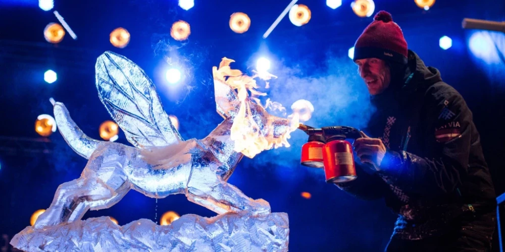 Trīs dienas Jelgavā norisinājās grandiozi krāšņš Ledus skulptūru festivāls par tēmu "Senās dievības".