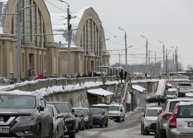 В понедельник все павильоны Рижского Центрального рынка оказались закрыты. С чем это связано?