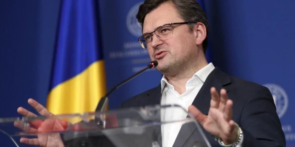 Дмитрий Иванович Кулеба — украинский дипломат. Министр иностранных дел Украины с 4 марта 2020 года. Член СНБО с 13 марта 2020 года. Вице-премьер-министр Украины по вопросам европейской и евроатлантической интеграции. Самый молодой руководитель внешнеполитического ведомства в истории Украины.