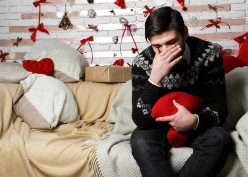 Опрос: в День святого Валентина мужчины чаще чувствуют себя одинокими, чем женщины