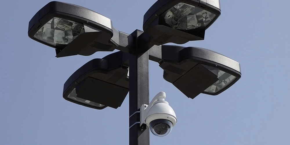 Rīgā ar videonovērošanas kamerām sabiedriskā transporta joslās pieķerti 117 autovadītāji