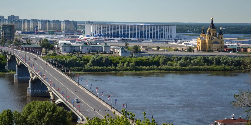 Ņižņijnovgoroda ir sena pilsēta Krievijas Eiropas daļā, Ņižņijnovgorodas apgabala un Volgas federālā apgabala centrs, Krievijas Federācijas ceturtā lielākā pilsēta. Izvietojusies pie Okas ietekas Volgā. Liels mašīnbūves un sens tirdzniecības centrs. No rūpniecības uzņēmumiem vispazīstamākais ir autobūves uzņēmums GAZ.