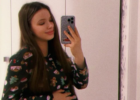 Беременную звезду "Ворониных" 19-летнюю Марию Ильюхину раскритиковали за выбор способа родов