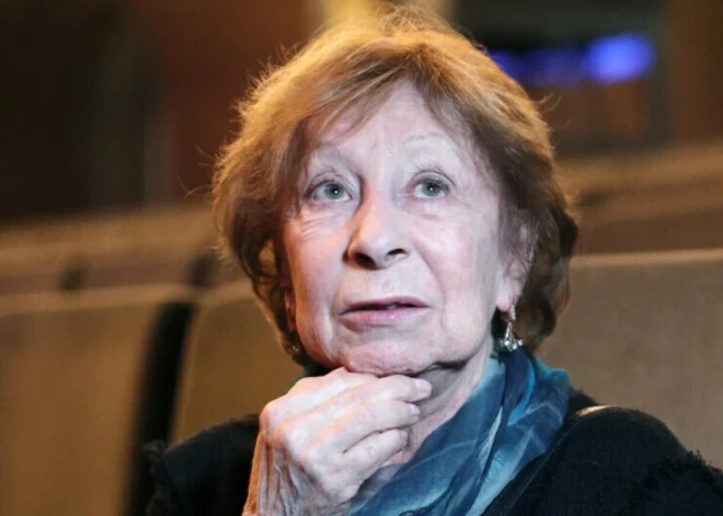 "Современник" снял с репертуара спектакль с Лией Ахеджаковой