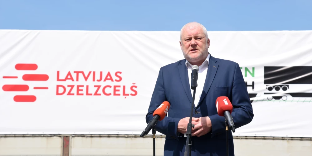 No amata atstādināts VAS "Latvijas dzelzceļš" valdes priekšsēdētājs Māris Kleinbergs. 