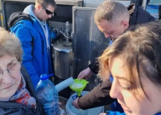 Lietuvieši gāž pienu grāvjos; Latvijā piena ražotāji gatavi plašiem protestiem