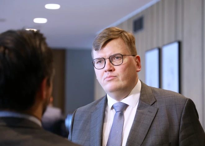 "Правительство не смотрит на четыре года вперед": экс-министр считает, что Латвии уже сейчас нужно сокращать дефицит бюджета