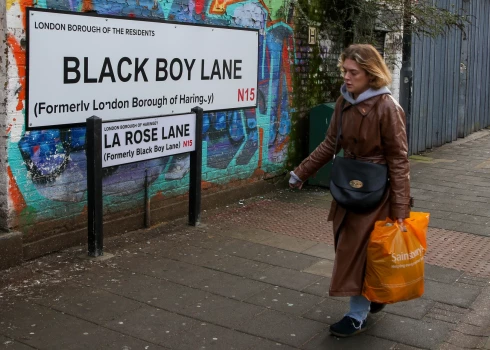 Londonā ielas nosaukumā pēkšņi saskata rasismu