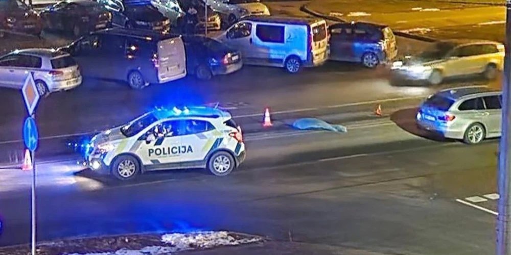 ВИДЕО: в Риге водитель BMW насмерть сбила перебегавшего улицу мужчину