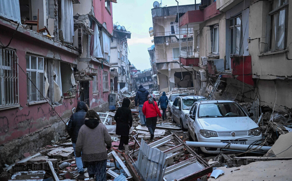 Zemestrīces upuru skaits Turcijā un Sīrijā pārsniedzis 33 000