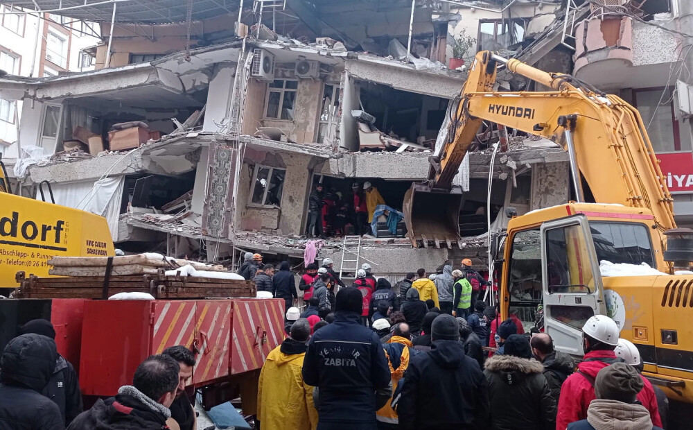 Turcijā izdoti vairāk nekā 130 aizturēšanas orderi saistībā ar zemestrīcē sagruvušo ēku būvstandartu neievērošanu